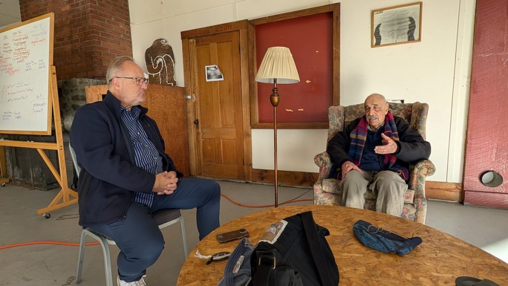 Darrell chats with Peter Reich at the Orgonon conference centre